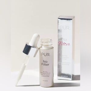 PÜR Cosmetics 
No Filter Blurring Photography Primer
